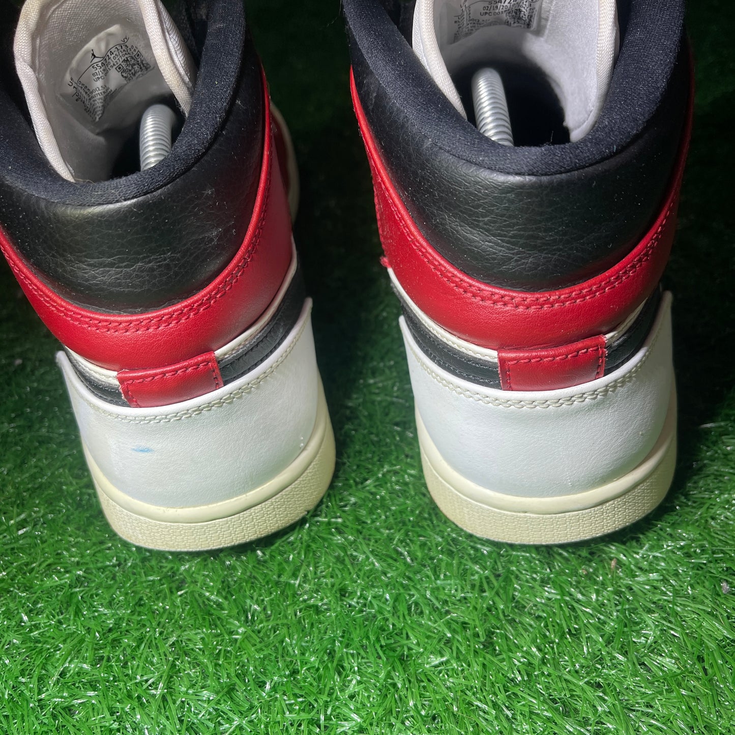 Jordan 1 “Chicago” Mids 11m