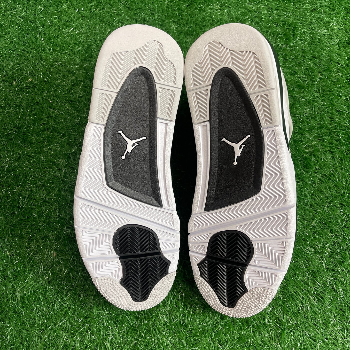 Jordan 4 Military (9.5M)